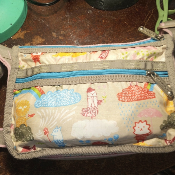 Lesportsac Multicolor Animals Rare Artist In Residence Bag Never Used. - Picture 5 of 7